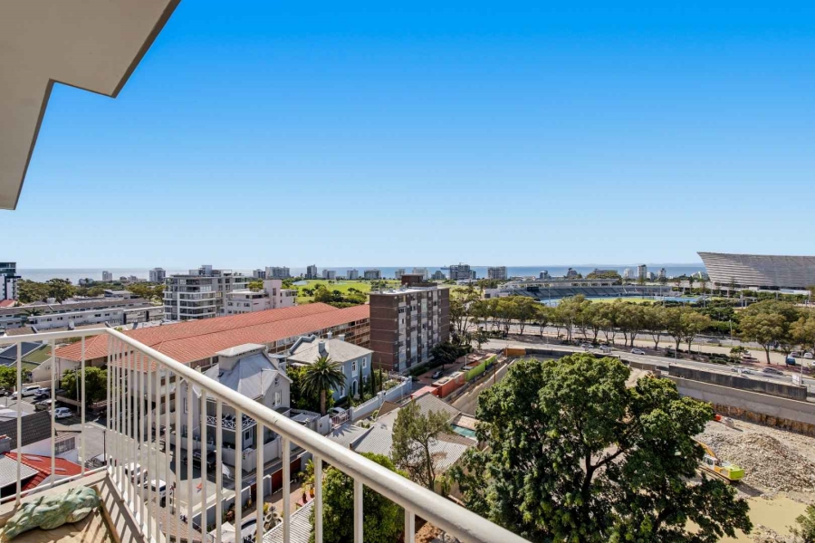 To Let 3 Bedroom Property for Rent in Green Point Western Cape